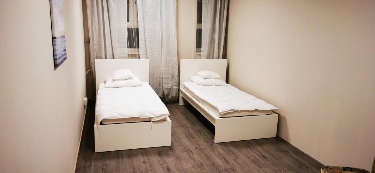 Hostel Powstaniec Wola - Private Rooms วอร์ซอ ภายนอก รูปภาพ