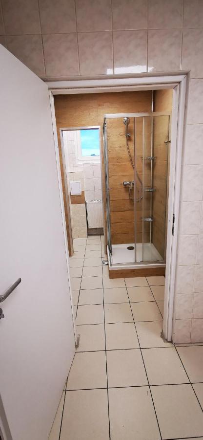 Hostel Powstaniec Wola - Private Rooms วอร์ซอ ภายนอก รูปภาพ