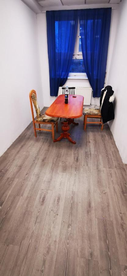 Hostel Powstaniec Wola - Private Rooms วอร์ซอ ภายนอก รูปภาพ
