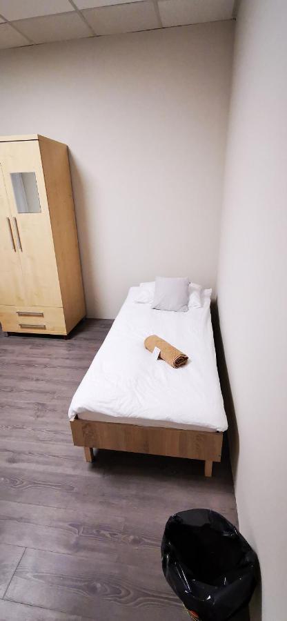 Hostel Powstaniec Wola - Private Rooms วอร์ซอ ภายนอก รูปภาพ