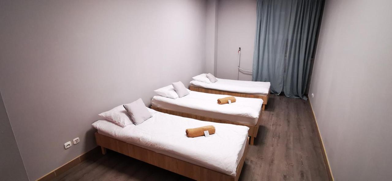 Hostel Powstaniec Wola - Private Rooms วอร์ซอ ภายนอก รูปภาพ
