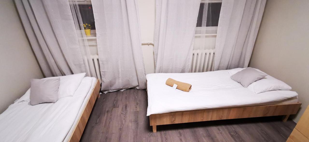 Hostel Powstaniec Wola - Private Rooms วอร์ซอ ภายนอก รูปภาพ